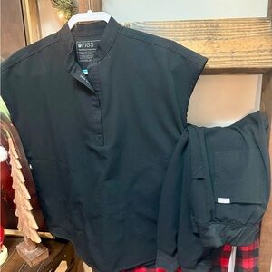 Figs Black Sleeveless Medical Top